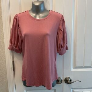 New TAHARI short sleeve top